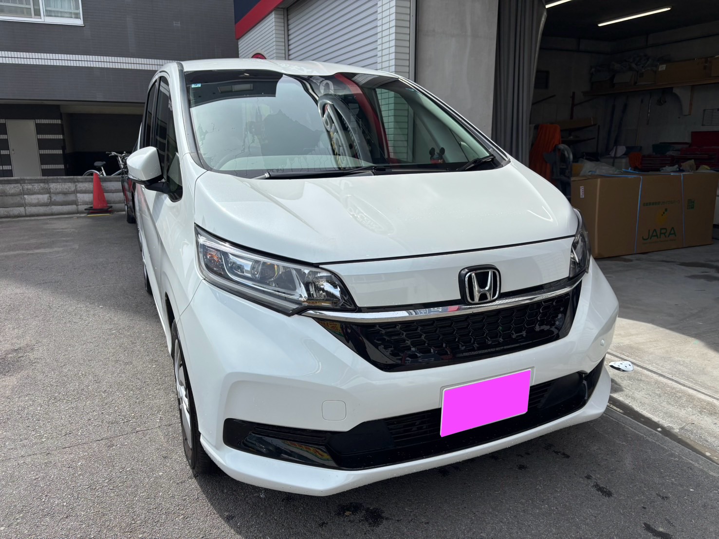 ホンダフリード 線キズ｜ピッカーズ札幌店 – 札幌市の車のキズ・ヘコミ、板金修理専門店