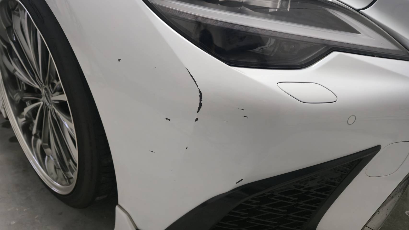 レクサスLS｜ピッカーズ札幌店 – 札幌市の車のキズ・ヘコミ、板金修理専門店