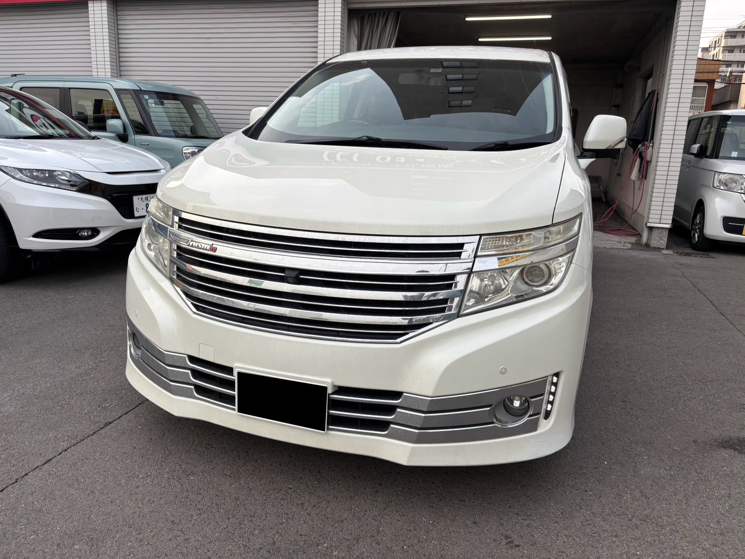 エルグランド えぐれキズ｜ピッカーズ札幌店 – 札幌市の車のキズ・ヘコミ、板金修理専門店