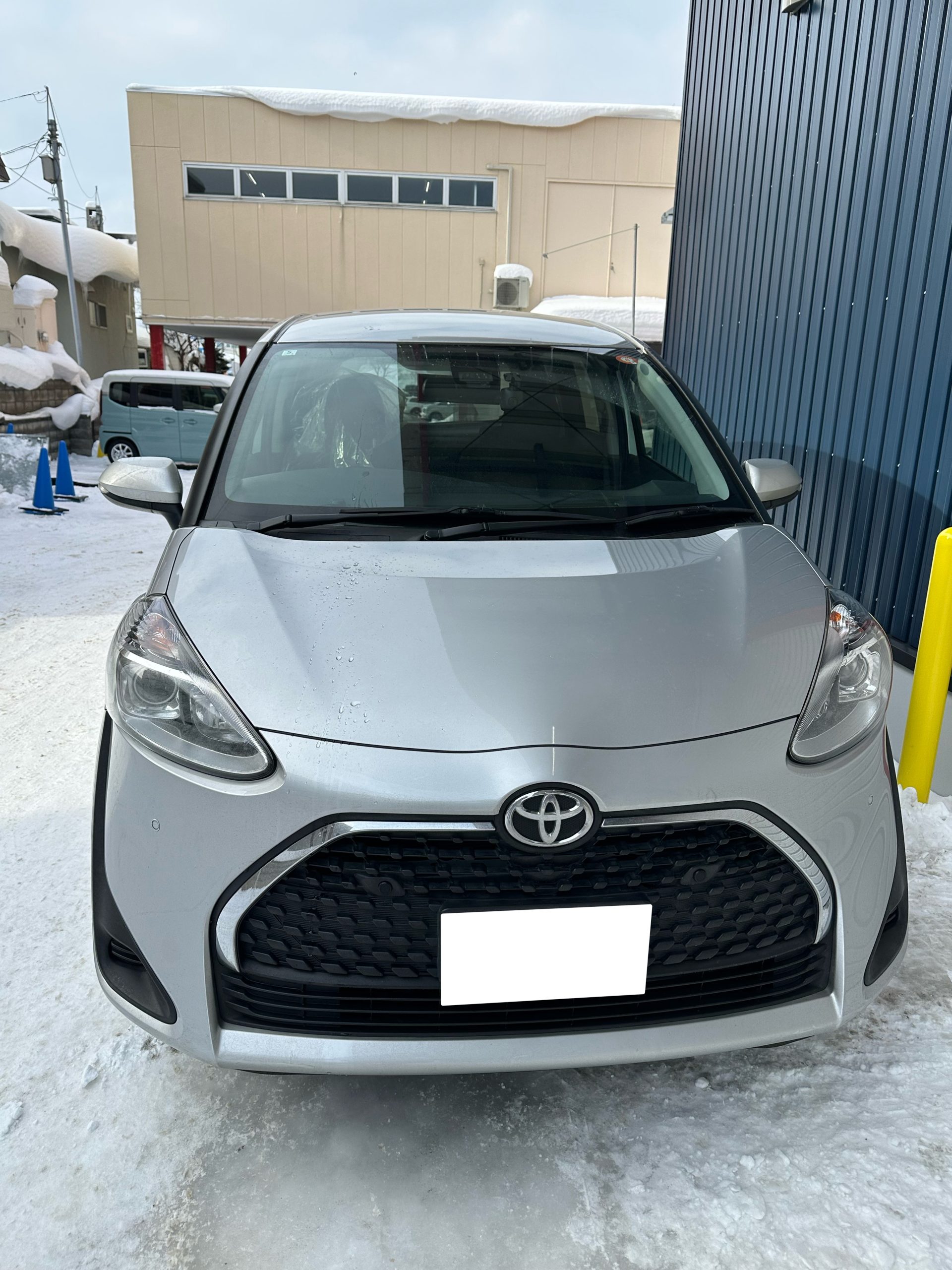 シエンタ ヘコミ｜ピッカーズ札幌店 – 札幌市の車のキズ・ヘコミ、板金修理専門店