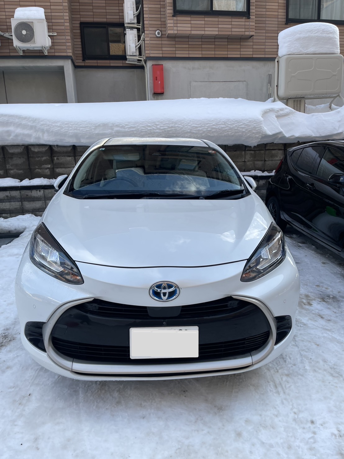 トヨタアクア　ヘコミ｜ピッカーズ札幌店 – 札幌市の車のキズ・ヘコミ、板金修理専門店