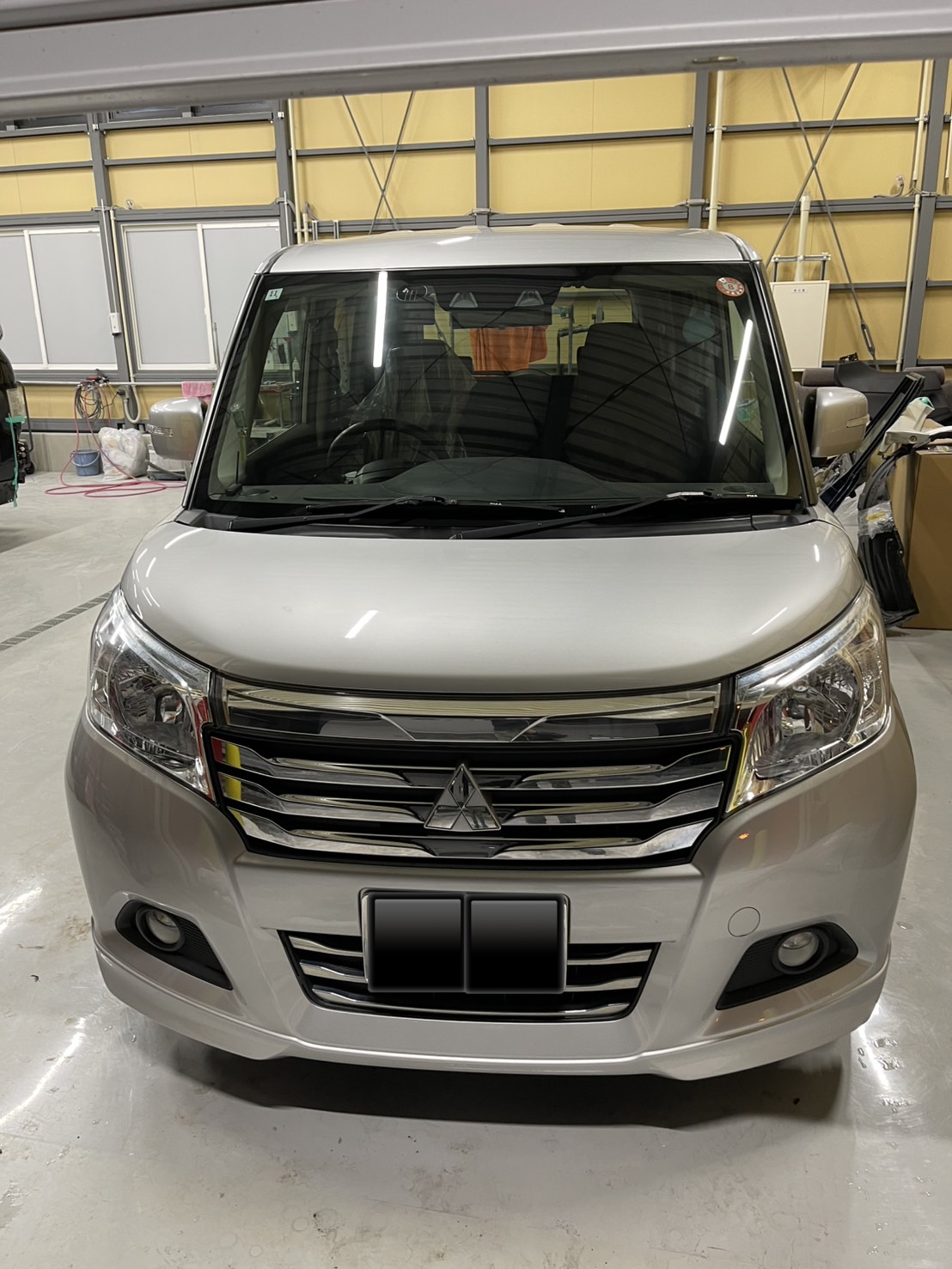 デリカD2　へこみキズ｜ピッカーズ札幌店 – 札幌市の車のキズ・ヘコミ、板金修理専門店